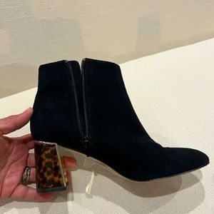 Ann Taylor size 6 Velvet Booties with accent heel Preowned